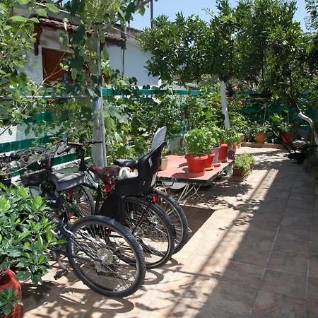 Veneti Aparthotel 3*